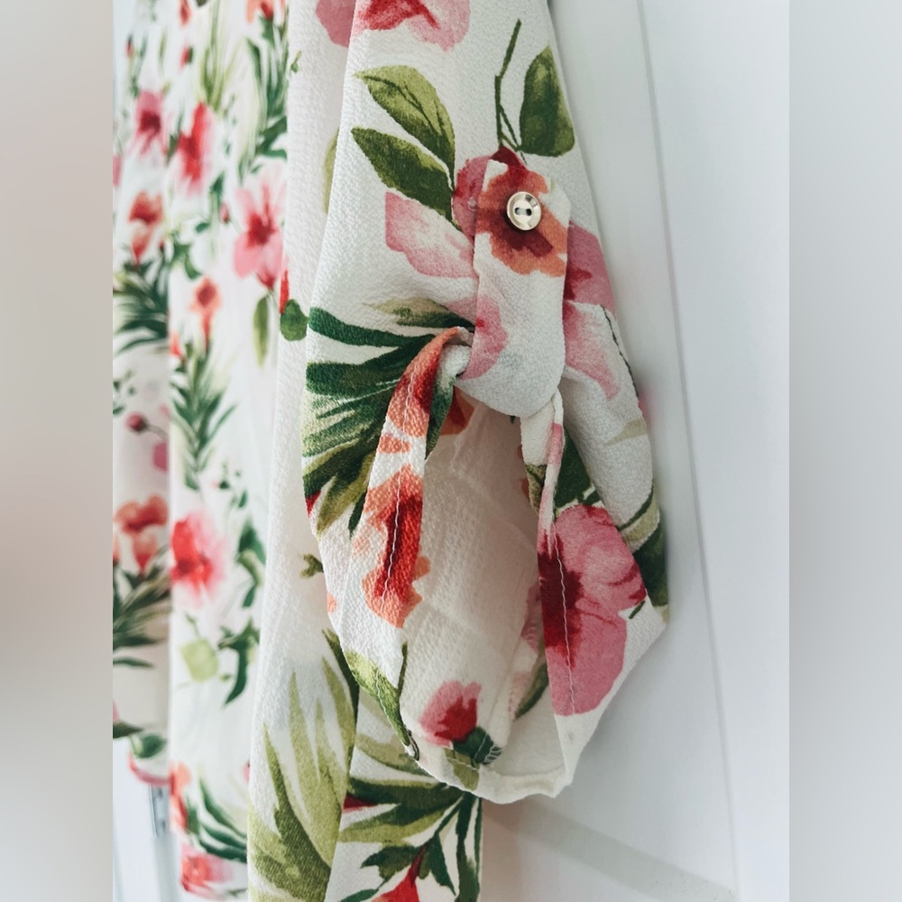 EUC Cure Floral Top with Pink, Peach & Green Accents with 3/4” Sleeves, Size XL - Picture 6 of 11